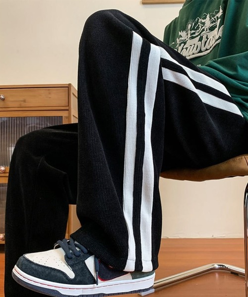 BASQUE magenta(バスクマゼンタ)の「サイドラインデザインコーデュロイトラックパンツ(その他パンツ・メンズ・ブラウン/スミクロ/ブラック/ホワイト・M/L)」の8枚目の写真