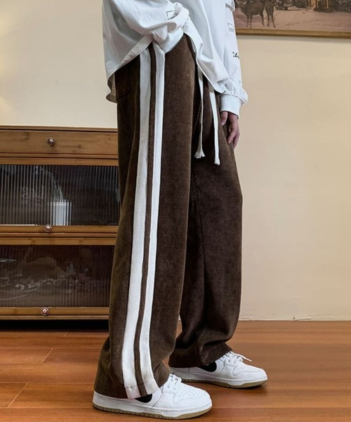 BASQUE magenta(バスクマゼンタ)の「サイドラインデザインコーデュロイトラックパンツ(その他パンツ・メンズ・ブラウン/スミクロ/ブラック/ホワイト・M/L)」の21枚目の写真