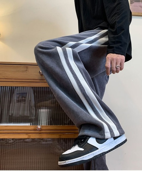 BASQUE magenta(バスクマゼンタ)の「サイドラインデザインコーデュロイトラックパンツ(その他パンツ・メンズ・ブラウン/スミクロ/ブラック/ホワイト・M/L)」の18枚目の写真