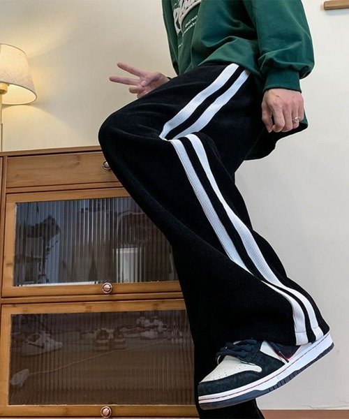 BASQUE magenta(バスクマゼンタ)の「サイドラインデザインコーデュロイトラックパンツ(その他パンツ・メンズ・ブラウン/スミクロ/ブラック/ホワイト・M/L)」の11枚目の写真