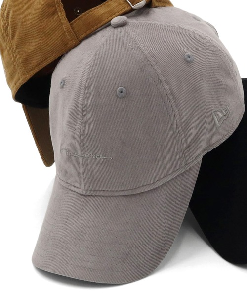 NEW ERA(ニューエラ)の「ニューエラ キャップ 手書きロゴ ONSPOTZ別注(キャップ・レディース・ベージュ系その他/ホワイト/ブラウン/グリーン/グレー/ベージュ/ブラック/ブラウン系その他/ベージュ系その他2/ホワイト系その他/ベージュ系その他3/ブラウン系その他2/ブラック系その他/ネイビー・FREE/M/L)」の6枚目の写真