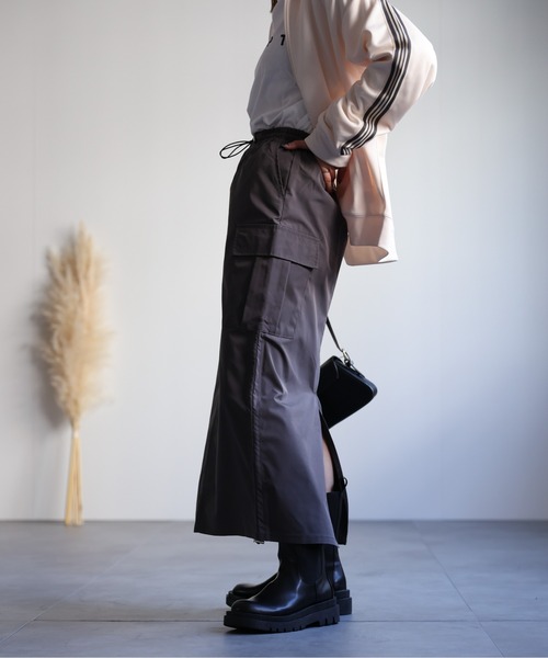 ap retro(アプレトロ)の「バックスリットロングカーゴスカート(スカート・レディース・チャコールグレー/ブラック/カーキ・FREE)」の18枚目の写真