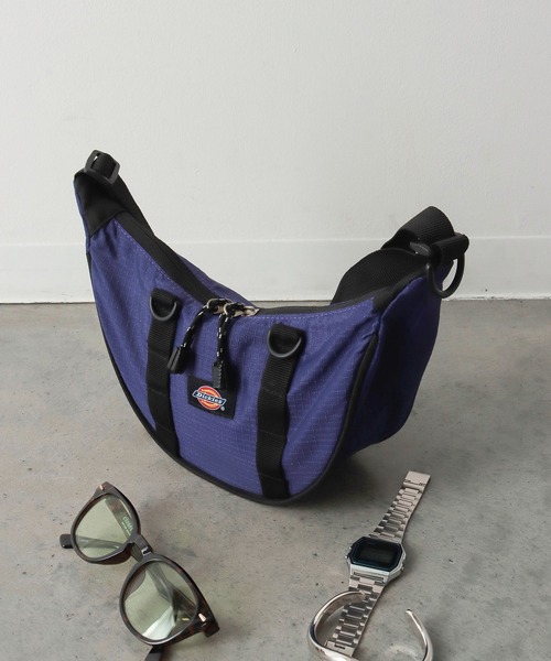 Dickies（ディッキーズ）の「【Dickies】RIPSTOP MT MOON SHOULDER / ディッキーズ リップストップ ロゴ ムーンショルダーバッグ（ショルダーバッグ・メンズ・チャコール/カーキ/パープル/ブラック・FREE）」の4枚目の写真