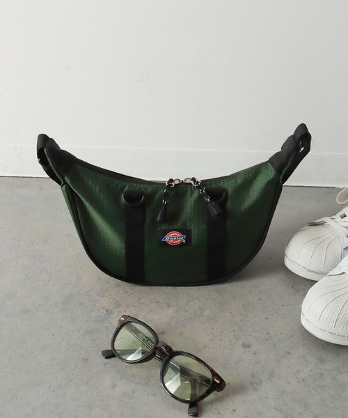 Dickies（ディッキーズ）の「【Dickies】RIPSTOP MT MOON SHOULDER / ディッキーズ リップストップ ロゴ ムーンショルダーバッグ（ショルダーバッグ・メンズ・チャコール/カーキ/パープル/ブラック・FREE）」の3枚目の写真