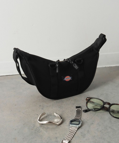 Dickies（ディッキーズ）の「【Dickies】RIPSTOP MT MOON SHOULDER / ディッキーズ リップストップ ロゴ ムーンショルダーバッグ（ショルダーバッグ・メンズ・チャコール/カーキ/パープル/ブラック・FREE）」の2枚目の写真