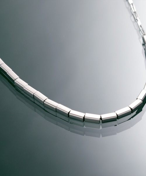 YArKA（ヤーカ）の「【YArKA/ヤーカ】square parts move necklace [LBN6] / スクエアパーツ&長あずきミックスパーツネックレス（ネックレス・レディース・シルバー・FREE）」の7枚目の写真