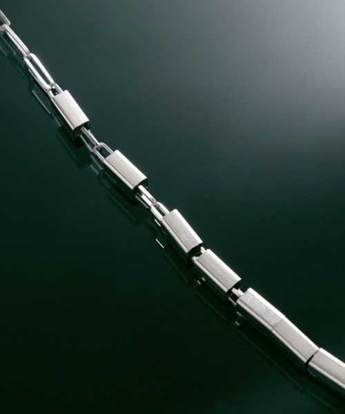 YArKA（ヤーカ）の「【YArKA/ヤーカ】square parts move necklace [LBN6] / スクエアパーツ&長あずきミックスパーツネックレス（ネックレス・レディース・シルバー・FREE）」の9枚目の写真