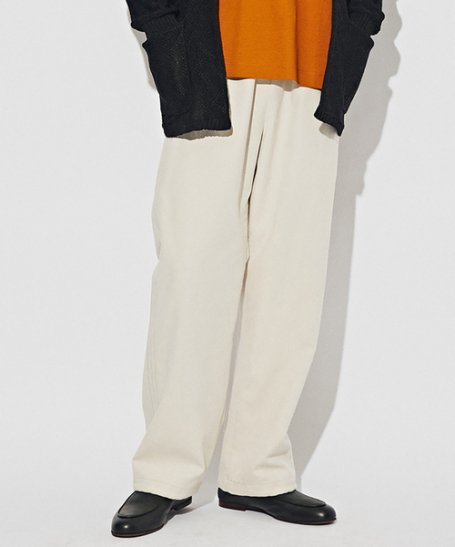 EDIFICE(エディフィス)の「フェイクスエード トレーニングパンツ(その他パンツ・メンズ・アイボリー/ネイビー・MEDIUM/LARGE)」の11枚目の写真