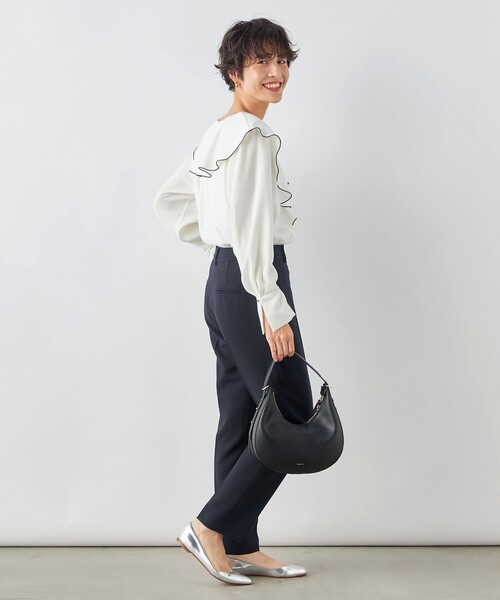 NOLLEY’S（ノーリーズ）の「ストレッチジョーゼットラッフル衿配色ブラウス（シャツ/ブラウス・レディース・オフホワイト・38/36）」の8枚目の写真