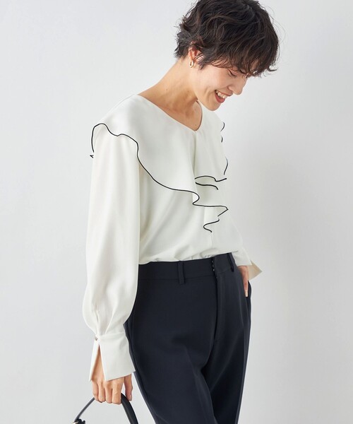 NOLLEY’S（ノーリーズ）の「ストレッチジョーゼットラッフル衿配色ブラウス（シャツ/ブラウス・レディース・オフホワイト・38/36）」の15枚目の写真