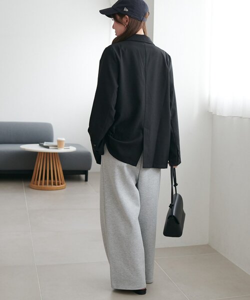 DISCOAT（ディスコート）の「テックリネンシャツジャケット《WEB限定カラーあり》（テーラードジャケット・レディース・チャコールグレー/ライトグレー/グレイッシュベージュ/ブラック/ブラウン・LARGE/MEDIUM）」の14枚目の写真