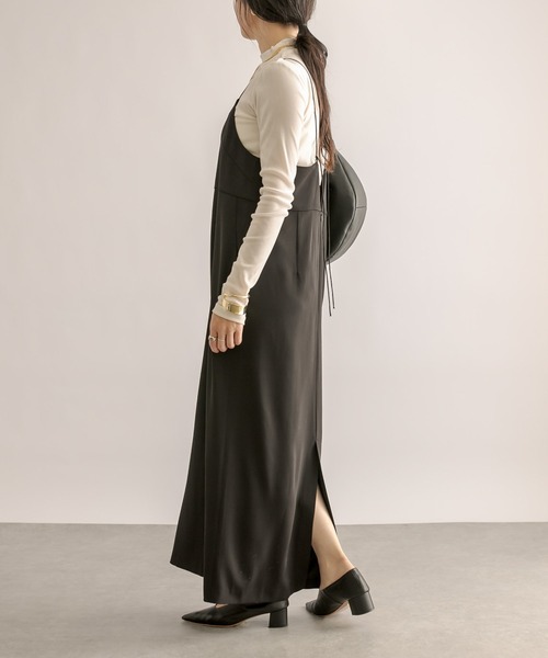 RIVE DROITE（リヴドロワ）の「スクエアキャミワンピース（ワンピース・レディース・ブラック/カーキ・FREE）」の11枚目の写真
