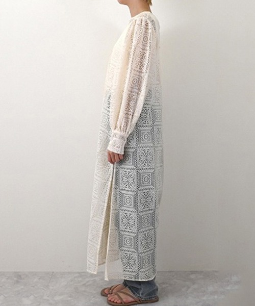 STYLEBLOCK（スタイルブロック）の「ブロックレースボリュームスリーブスリットワンピース（ワンピース・レディース・ホワイト/アイボリー/ブラック・M）」の7枚目の写真