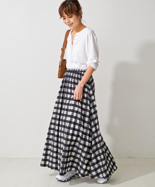 Spick & Span(スピックアンドスパン)の「LI/PE ヘンリーネックプルオーバー(Tシャツ/カットソー・レディース・ブラック/ホワイト/ベージュ・FREE)」の18枚目の写真