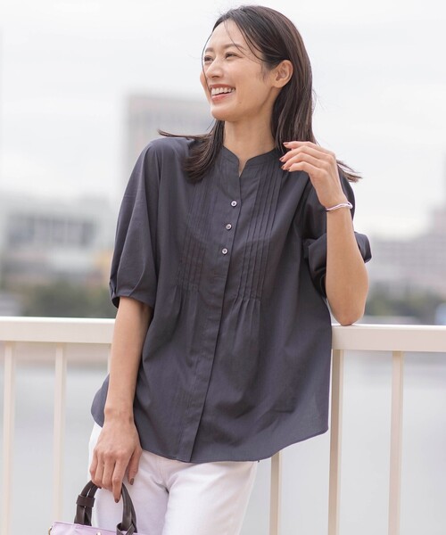 J.PRESS Ladies(J.プレス レディス)の「【洗える】ラミーポプリン 前開き ブラウス(シャツ/ブラウス・レディース・ライトグレー系/ダルブルー系/ライトグリーン系/グレー系・XS)」の2枚目の写真