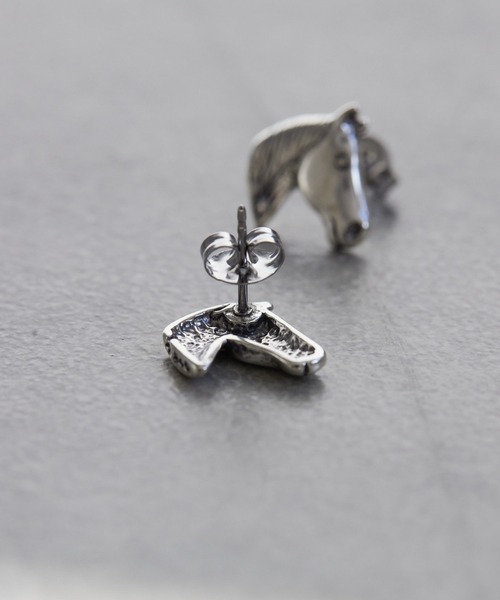 ear PAPILLONNER（イアパピヨネ）の「《スターリングシルバー使用》ハーフホースピアス（ピアス（両耳用）・レディース・シルバー系その他5・FREE）」の4枚目の写真