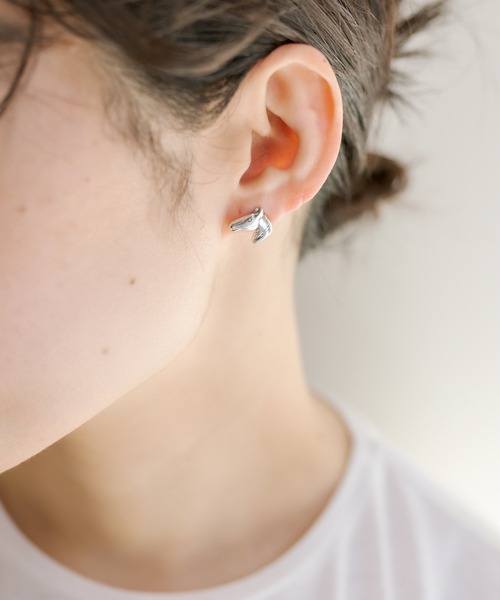 ear PAPILLONNER（イアパピヨネ）の「《スターリングシルバー使用》ハーフホースピアス（ピアス（両耳用）・レディース・シルバー系その他5・FREE）」の7枚目の写真