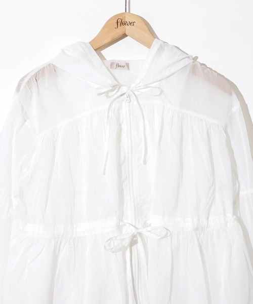 flower（フラワー）の「レディフレアフーディー（ナイロンジャケット・レディース・ホワイト/ベージュ・FREE）」の13枚目の写真