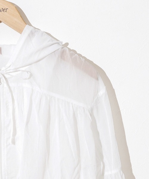 flower（フラワー）の「レディフレアフーディー（ナイロンジャケット・レディース・ホワイト/ベージュ・FREE）」の14枚目の写真