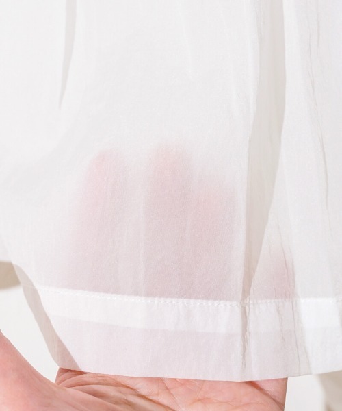 flower（フラワー）の「レディフレアフーディー（ナイロンジャケット・レディース・ホワイト/ベージュ・FREE）」の5枚目の写真