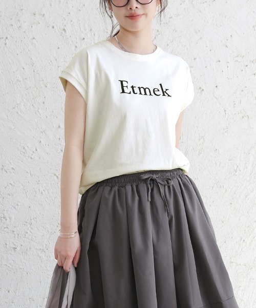 Doux Belle(ドゥーベル)の「コットン英字半袖Tシャツ(Tシャツ/カットソー・レディース・ブラック/オフホワイト・MEDIUM)」の2枚目の写真
