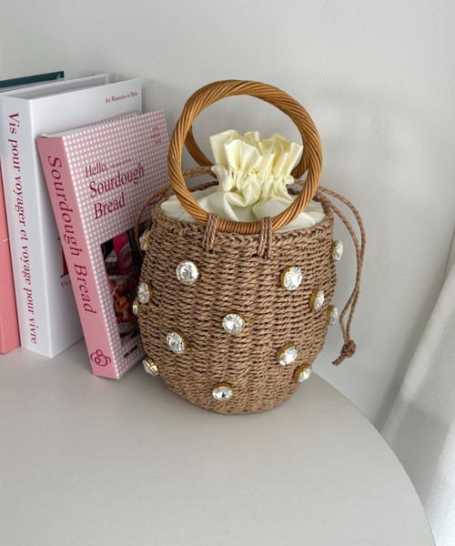 Loueme（ルエム）の「ビジュー巾着かごバッグ（かごバッグ・レディース・ブラウン/アイボリー・FREE）」の2枚目の写真