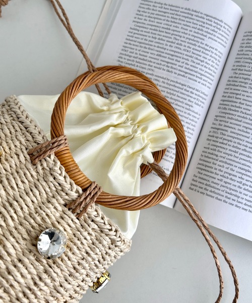 Loueme（ルエム）の「ビジュー巾着かごバッグ（かごバッグ・レディース・ブラウン/アイボリー・FREE）」の5枚目の写真