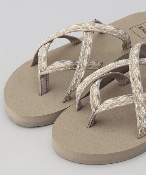 FREAK'S STORE(フリークスストア)の「Teva/テバ Olowahu/レディース オロワフ(サンダル・レディース・ブラック/ベージュ・6/8/7)」の12枚目の写真