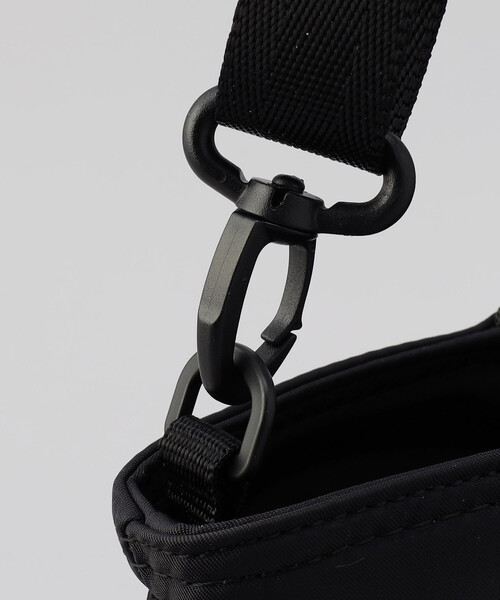 FREAK'S STORE（フリークスストア）の「FREDRIK PACKERS × FREAK'S STORE/フレドリックパッカーズ 別注 TRAVEL FAM TOTE/トラベル ファムトートバッグ（ショルダーバッグ・レディース・ブラック/シルバー・ONE SIZE）」の11枚目の写真