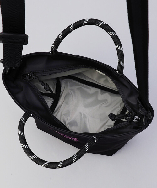 FREAK'S STORE（フリークスストア）の「FREDRIK PACKERS × FREAK'S STORE/フレドリックパッカーズ 別注 TRAVEL FAM TOTE/トラベル ファムトートバッグ（ショルダーバッグ・レディース・ブラック/シルバー・ONE SIZE）」の13枚目の写真