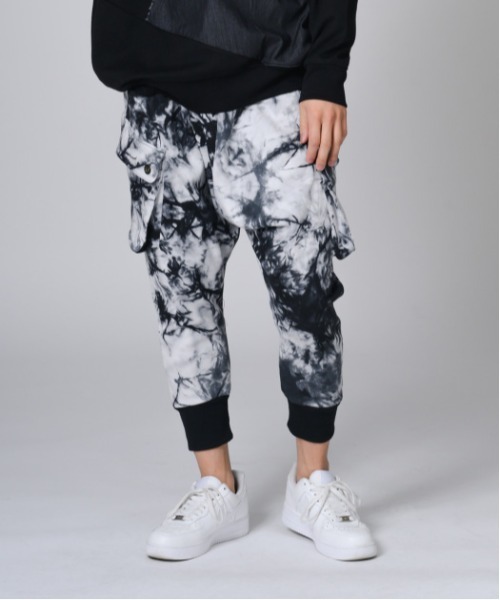REGIEVO(レジエボ)の「Sweat cargo sarouel pants / カーゴサルエルパンツ(カーゴパンツ・メンズ・グレー/ブラック・L/M)」の2枚目の写真