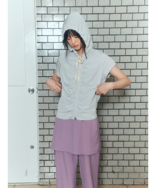 CHAROL(シャロル)の「フロントファスナーフードトップス(その他トップス・レディース・チャコール/ライトグレー/ライトグリーン・FREE)」の14枚目の写真