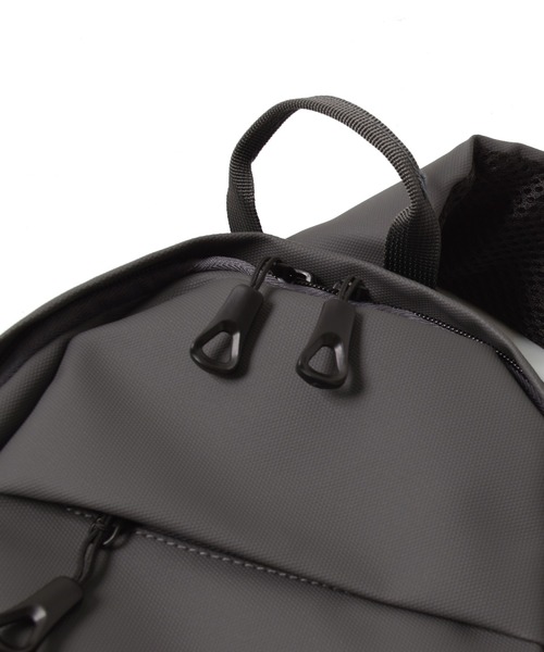 GLAZOS（グラソス）の「マルチポケットボディバッグ（バックパック/リュック・キッズ・ブラック/グレー・フリー）」の8枚目の写真