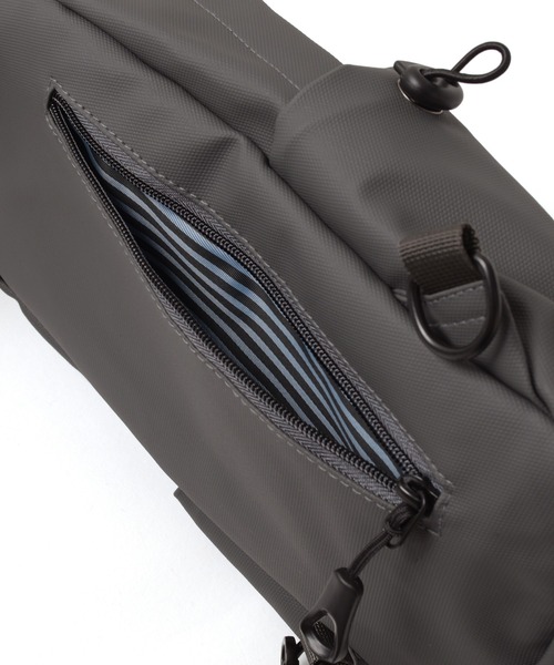 GLAZOS（グラソス）の「マルチポケットボディバッグ（バックパック/リュック・キッズ・ブラック/グレー・フリー）」の11枚目の写真