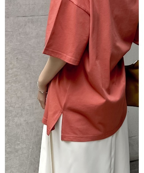 Re:EDIT（リエディ）の「ワンポイント刺繍オーバーサイズTシャツ（Tシャツ/カットソー・レディース・オレンジ/ネイビー/ホワイト・MEDIUM/LARGE）」の11枚目の写真