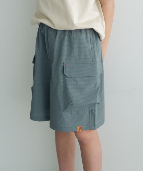 UNIVERSAL OVERALL(ユニバーサルオーバーオール)の「【別注】<UNIVERSAL OVERALL>TJ ポケットショートパンツ / キッズ 140cm-160cm(その他パンツ・キッズ・オリーブ/ブラック・L(160cm)/M(140-150cm))」の1枚目の写真