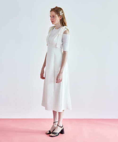 REDYAZEL（レディアゼル）の「ショルダーリボンレース切替ワンピース（ジャンパースカート・レディース・オフホワイト/ブラック/グレー・SMALL/MEDIUM）」の5枚目の写真