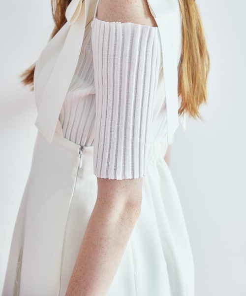 REDYAZEL（レディアゼル）の「ショルダーリボンレース切替ワンピース（ジャンパースカート・レディース・オフホワイト/ブラック/グレー・SMALL/MEDIUM）」の14枚目の写真