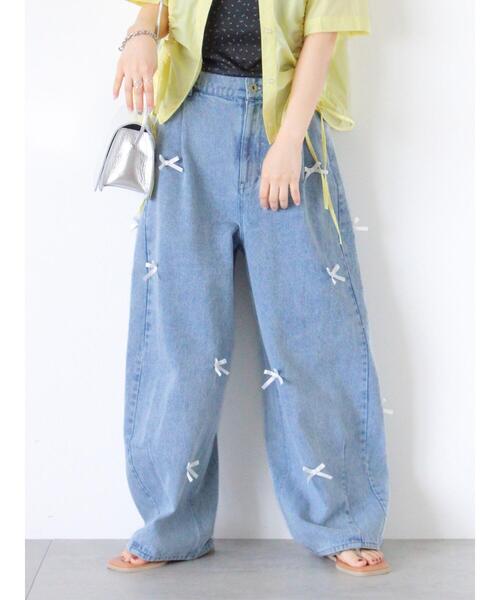 ehka sopo(エヘカソポ)の「リボン付ワイドデニムパンツ(デニムパンツ・レディース・サックスブルー/キナリ/ネイビー・F)」の3枚目の写真