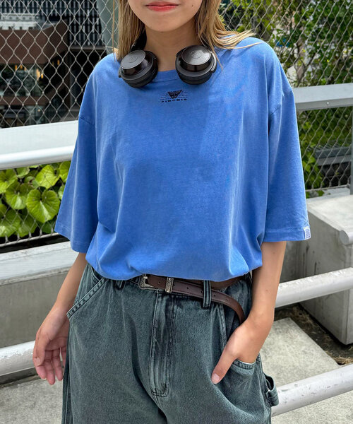 CIAOPANIC(チャオパニック)の「【ユニセックス】ピグメント加工ワンポイント刺繍Tシャツ(Tシャツ/カットソー・レディース・ブルー/グレー/チャコールグレー・FREE)」の3枚目の写真