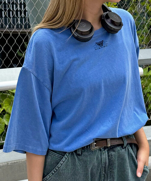 CIAOPANIC(チャオパニック)の「【ユニセックス】ピグメント加工ワンポイント刺繍Tシャツ(Tシャツ/カットソー・レディース・ブルー/グレー/チャコールグレー・FREE)」の4枚目の写真