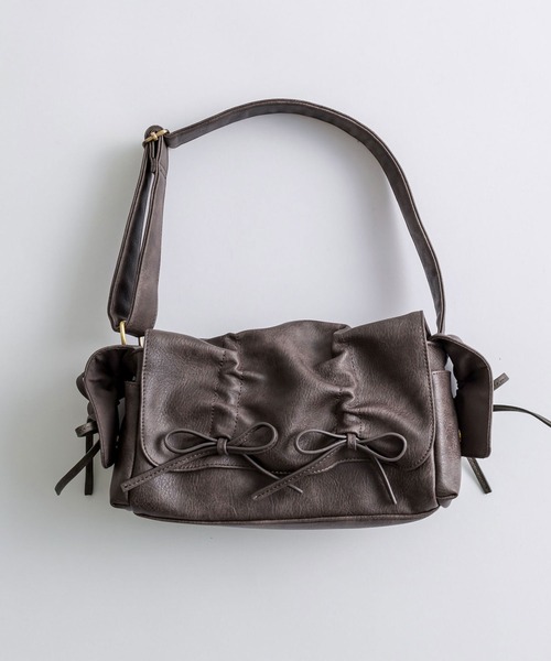 OLIVE des OLIVE（オリーブデオリーブ）の「ドロストフラップショルダーバッグ　1041120170（ショルダーバッグ・レディース・スミクロ/ピンク/アイボリー・FREE）」の3枚目の写真