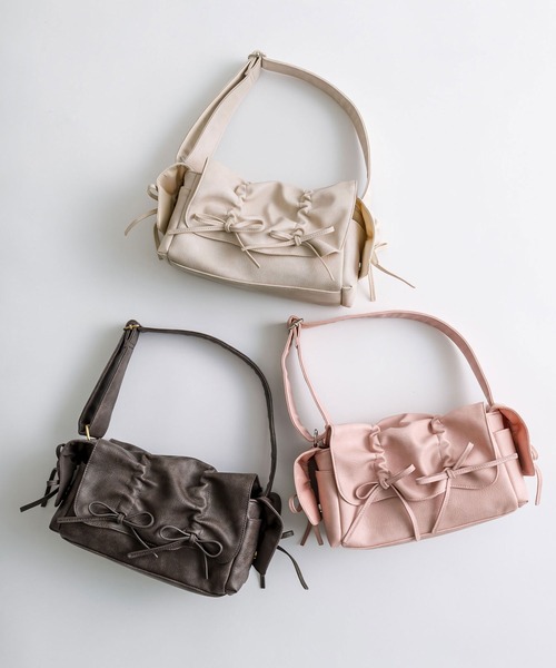 OLIVE des OLIVE（オリーブデオリーブ）の「ドロストフラップショルダーバッグ　1041120170（ショルダーバッグ・レディース・スミクロ/ピンク/アイボリー・FREE）」の4枚目の写真