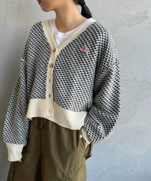 KELTY（ケルティ）の「[KELTY/ケルティ] 別注 ジャガードニットカーディガン（カーディガン/ボレロ・レディース・グレー/ベージュ/レッド/ホワイト・F）」の2枚目の写真