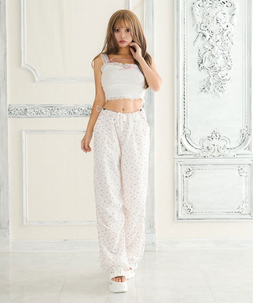 Diable baiser(ディアブルベーゼ)の「花柄カーゴパンツ(カーゴパンツ・レディース・ホワイト・3L/MEDIUM/LL/LARGE)」の22枚目の写真