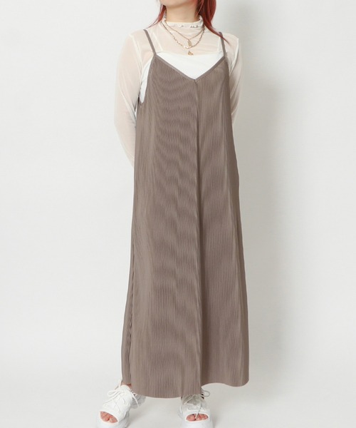 GORGE（ゴージ）の「《落ち感×カットプリーツ》レディース キャミワンピース 細見え効果 春夏秋（ワンピース・レディース・ブラック/ブラウン系その他/ミント/モカ/ホワイト×ブラック・F）」の4枚目の写真