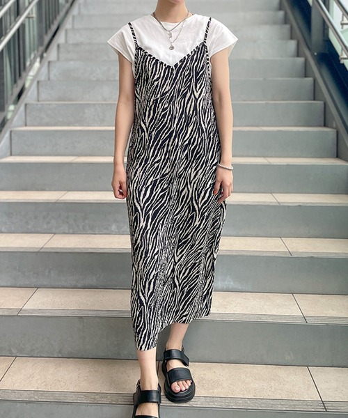 GORGE（ゴージ）の「《落ち感×カットプリーツ》レディース キャミワンピース 細見え効果 春夏秋（ワンピース・レディース・ブラック/ブラウン系その他/ミント/モカ/ホワイト×ブラック・F）」の13枚目の写真