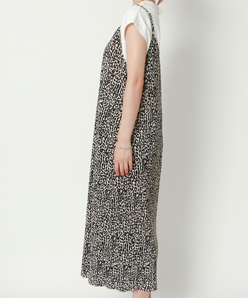 GORGE（ゴージ）の「《落ち感×カットプリーツ》レディース キャミワンピース 細見え効果 春夏秋（ワンピース・レディース・ブラック/ブラウン系その他/ミント/モカ/ホワイト×ブラック・F）」の11枚目の写真