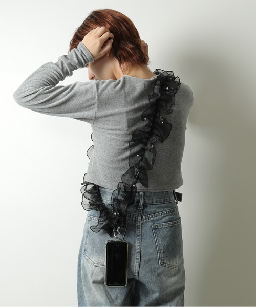 emesuelee（エメスーリー）の「パール付きフリルスマホショルダー（スマホグッズ・レディース・ホワイト/ブラック・フリー）」の6枚目の写真