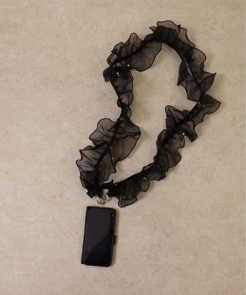 emesuelee（エメスーリー）の「パール付きフリルスマホショルダー（スマホグッズ・レディース・ホワイト/ブラック・フリー）」の8枚目の写真